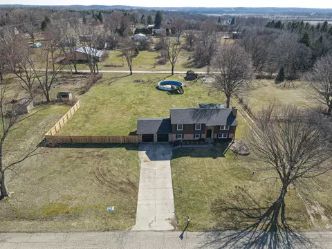 View/Area - 5583 Peach Blossom Ct, Springfield, OH 45502 photo 2 of 6