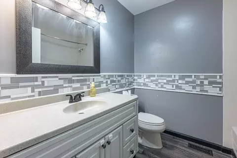Bath - 5583 Peach Blossom Ct, Springfield, OH 45502 photo 1 of 4