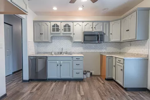 Kitchen - 5583 Peach Blossom Ct, Springfield, OH 45502 photo 1 of 2
