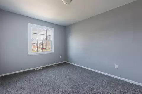 Bedroom - 5583 Peach Blossom Ct, Springfield, OH 45502 photo 3 of 6