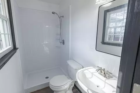 Bath - 5583 Peach Blossom Ct, Springfield, OH 45502 photo 3 of 4
