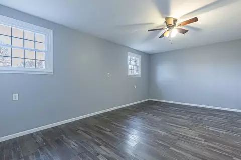 Living - 5583 Peach Blossom Ct, Springfield, OH 45502 photo 4 of 7