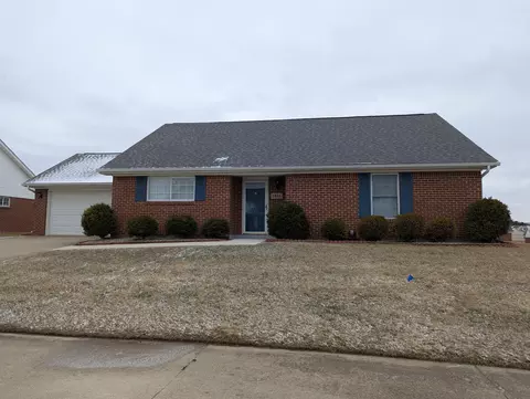 1811 Pinehurst Dr, Springfield, OH 45502