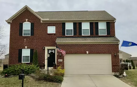 1677 N North Wood Creek Dr, Centerville, OH 45458