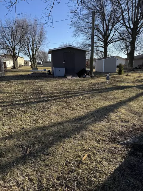 Exterior - 121 Margo Ln, Celina, OH 45822 photo 4 of 5