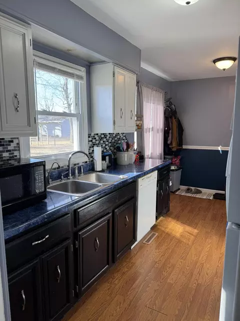 Kitchen - 121 Margo Ln, Celina, OH 45822 photo 3 of 4