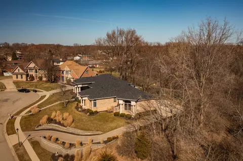 View/Area - 2420 Greystone Ln, Springfield, OH 45503 photo 3 of 8