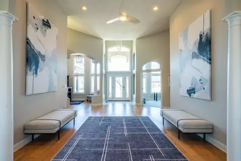 Entry Way - 2420 Greystone Ln, Springfield, OH 45503 photo 5 of 15