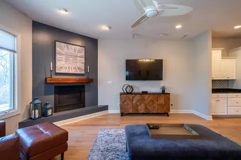 Living - 2420 Greystone Ln, Springfield, OH 45503 photo 4 of 7