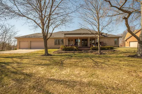 Exterior - 2420 Greystone Ln, Springfield, OH 45503 photo 6 of 19