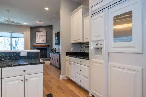Kitchen - 2420 Greystone Ln, Springfield, OH 45503 photo 5 of 10