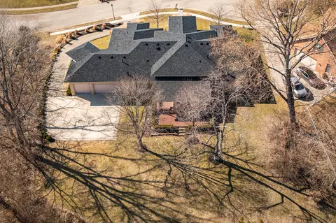 View/Area - 2420 Greystone Ln, Springfield, OH 45503 photo 7 of 8