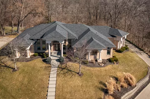 View/Area - 2420 Greystone Ln, Springfield, OH 45503 photo 4 of 8
