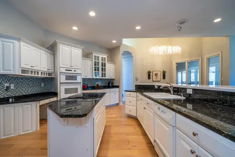 Kitchen - 2420 Greystone Ln, Springfield, OH 45503 photo 8 of 10