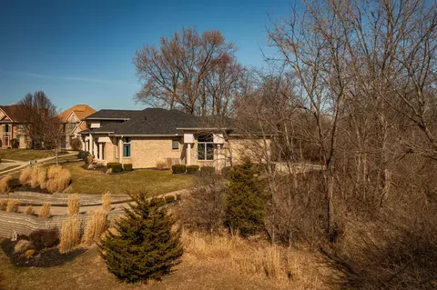 View/Area - 2420 Greystone Ln, Springfield, OH 45503 photo 2 of 8