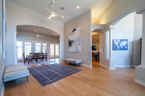 Entry Way - 2420 Greystone Ln, Springfield, OH 45503 photo 3 of 15