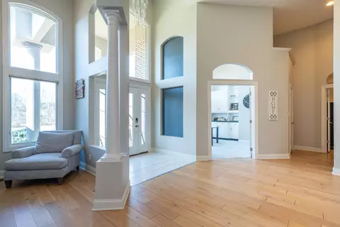 Entry Way - 2420 Greystone Ln, Springfield, OH 45503 photo 12 of 15