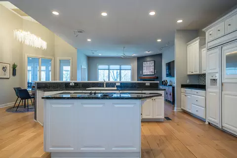 Kitchen - 2420 Greystone Ln, Springfield, OH 45503 photo 4 of 10