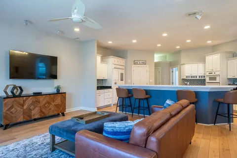 Living - 2420 Greystone Ln, Springfield, OH 45503 photo 3 of 7
