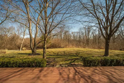 Exterior - 2420 Greystone Ln, Springfield, OH 45503 photo 11 of 19