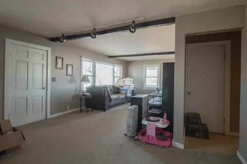 Living - 591 Shrine Rd, Springfield, OH 45504 photo 2 of 3