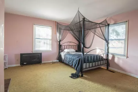 Bedroom - 591 Shrine Rd, Springfield, OH 45504 photo 1 of 2