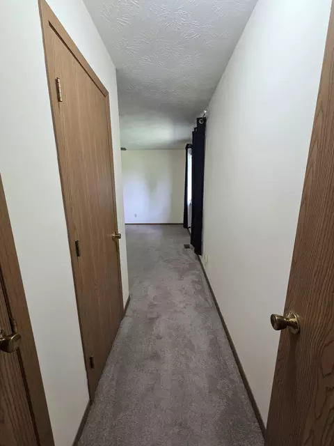Entry Way - 3032 Armsgate Rd #25, Springfield, OH 45503 photo 3 of 3