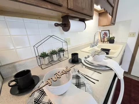 Kitchen - 3032 Armsgate Rd #25, Springfield, OH 45503 photo 4 of 5