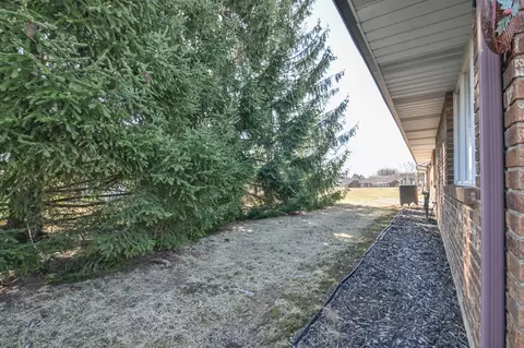 Exterior - 3032 Armsgate Rd #25, Springfield, OH 45503 photo 3 of 3