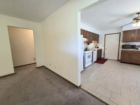 Entry Way - 3032 Armsgate Rd #25, Springfield, OH 45503 photo 1 of 3