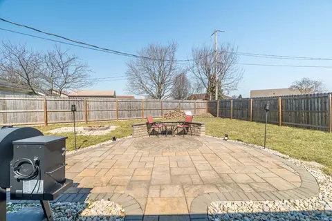 Exterior - 1700 Elaina Dr, Springfield, OH 45503 photo 7 of 7