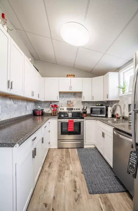 Kitchen - 1700 Elaina Dr, Springfield, OH 45503 photo 1 of 2