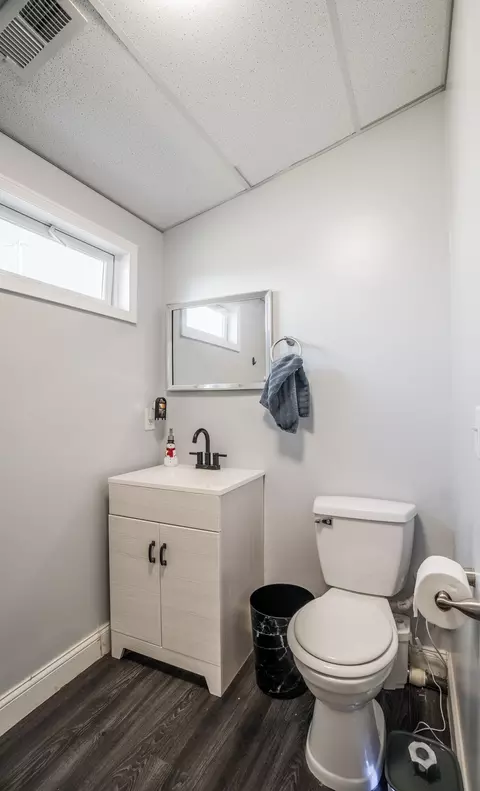 Bath - 1700 Elaina Dr, Springfield, OH 45503 photo 3 of 3
