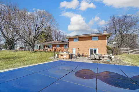Exterior - 7379 Milton Carlisle Rd, Springfield, OH 45504 photo 9 of 20