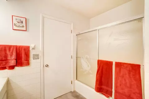 Bath - 7379 Milton Carlisle Rd, Springfield, OH 45504 photo 6 of 8