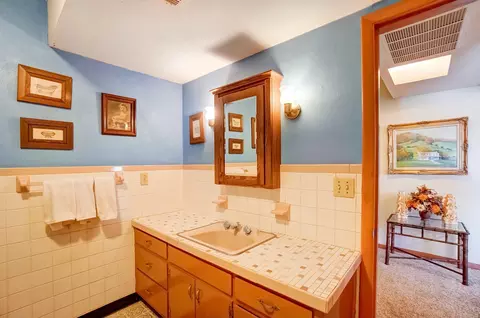 Bath - 7379 Milton Carlisle Rd, Springfield, OH 45504 photo 8 of 8