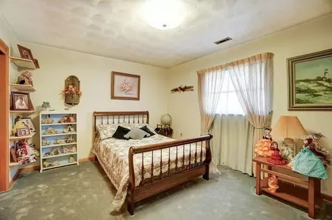 Bedroom - 7379 Milton Carlisle Rd, Springfield, OH 45504 photo 8 of 12