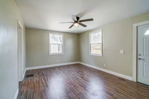 Living - 2443 Lexington Ave, Springfield, OH 45505 photo 3 of 4