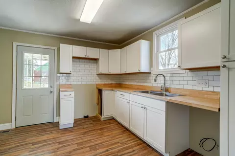 Kitchen - 2443 Lexington Ave, Springfield, OH 45505 photo 2 of 3
