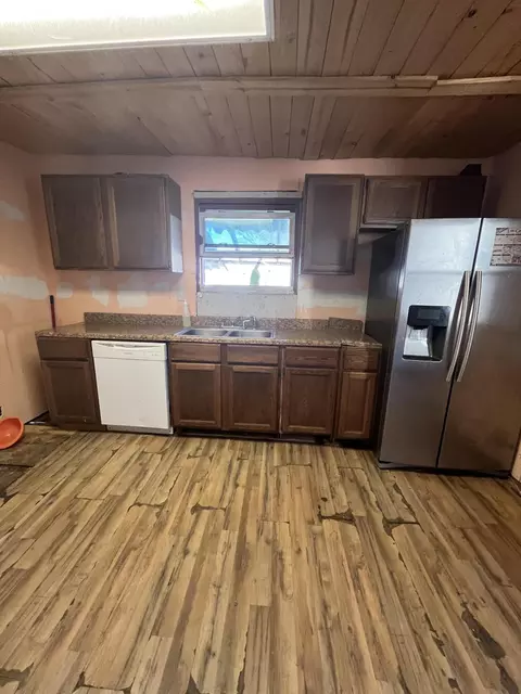 421 E Albert St, Lima, OH 45804 photo 3