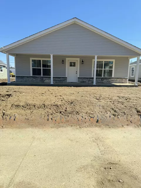 704 Clifton Ave, Springfield, OH 45505