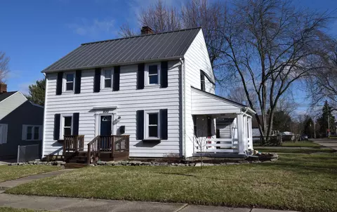 800 Snowhill Blvd, Springfield, OH 45504