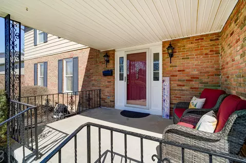 2900 Balsam Dr, Springfield, OH 45503 photo 2