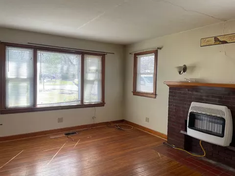 Living - 694 Powers Ave, Lima, OH 45801 photo 1 of 2
