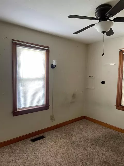 Bedroom - 694 Powers Ave, Lima, OH 45801 photo 3 of 4