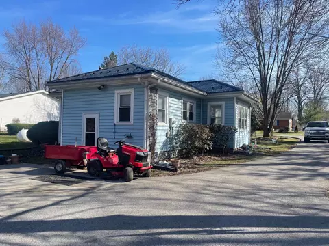 Exterior - 694 Powers Ave, Lima, OH 45801 photo 2 of 8