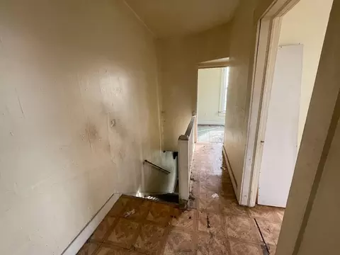 Entry Way - 39 N Douglas Ave, Springfield, OH 45503 photo 2 of 2