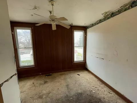 Bedroom - 39 N Douglas Ave, Springfield, OH 45503 photo 6 of 9