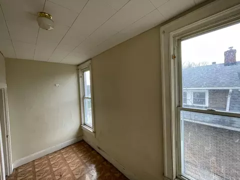 Bedroom - 39 N Douglas Ave, Springfield, OH 45503 photo 3 of 9