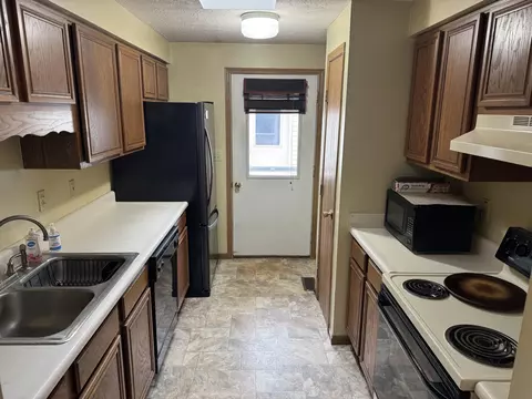 4314 Midfield St, Springfield, OH 45503 photo 5